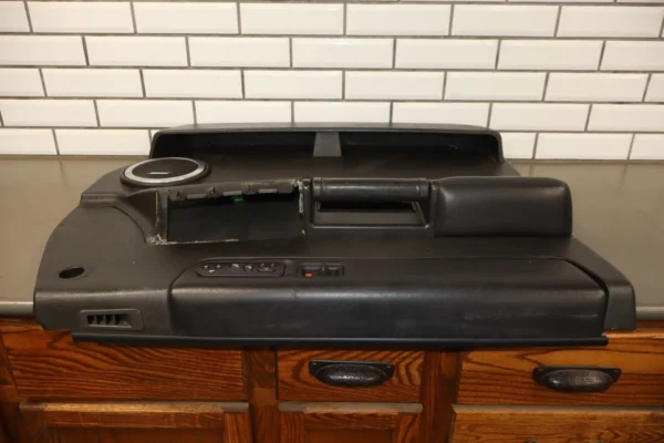 2003-2007-hummer-h2-right-front-door-trim-panel-black-482-15846876-1829670 2003-2007 Hummer H2 - Right Front Door Trim Panel Black 482 15846876