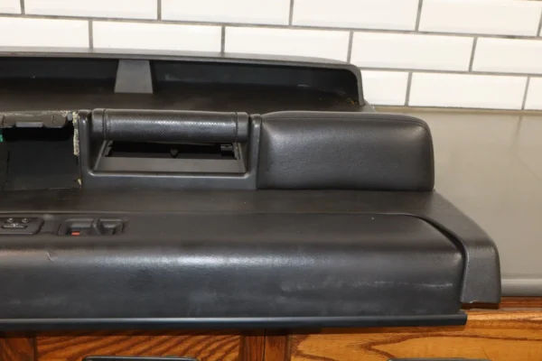 2003-2007-hummer-h2-right-front-door-trim-panel-black-482-15846876-4635712 2003-2007 Hummer H2 - Right Front Door Trim Panel Black 482 15846876