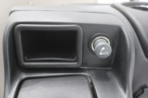 57_02c834c9-443f-4304-b566-844188be680d 1997-2002 Pontiac Firebird- Centre Console, W/ Lid Automatic Transmission