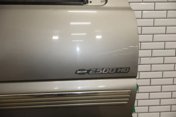 57_086392c8-9f2e-4536-9ed0-2fac6e9b037b - Copy 99-07 Chevy GMC Truck SUV GMT800 Right Front Door