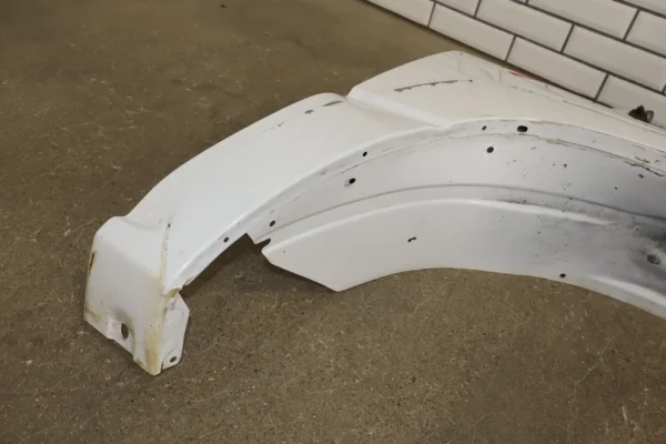57_0c644804-2ee8-49aa-a7ee-16029ab52eb4 99-06 Chevy Silverado/Tahoe/Suburban Passenger Right Fender (Summit White 50U)