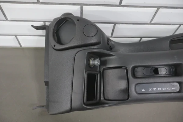 57_1337dc9d-32df-4bf9-b537-cba94320365c 1997-2002 Pontiac Firebird- Centre Console, W/ Lid Automatic Transmission