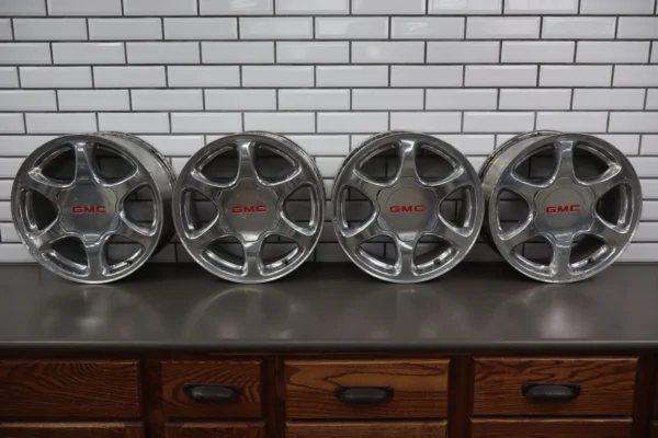 57_14287b01-850d-41b3-9586-19fa12cc0709 2001 GMC Sierra C3 Set of 4 17x7.5 Fully Polished Wheels *See Photos*