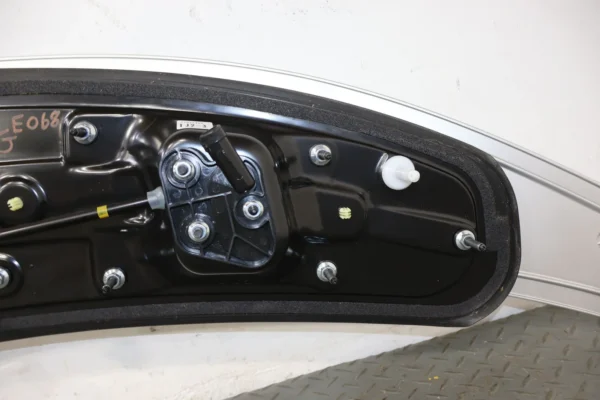 57_16761222-7994-4ea2-9097-f4e224bf40ab 18-19 Lexus LC500 OEM Power Rear Spoiler (Liquid Platinum 1J2) Unable To Test