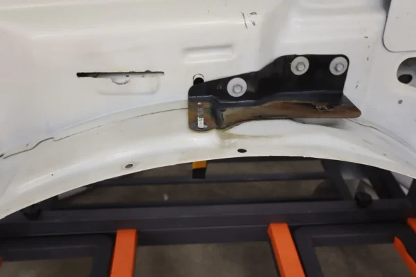 02-06 Cadillac Escalad Front Right RH OEM Bare Fender (White Diamond 98U) Notes