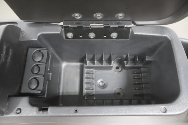 57_1db6f601-5c70-4049-89e0-42e7d94d1988 1997-2002 Pontiac Firebird- Centre Console, W/ Lid Automatic Transmission