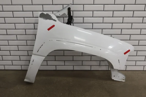 57_20fa4c53-a940-463a-baad-dde9f671ae27 99-06 Chevy Silverado/Tahoe/Suburban Passenger Right Fender (Summit White 50U)