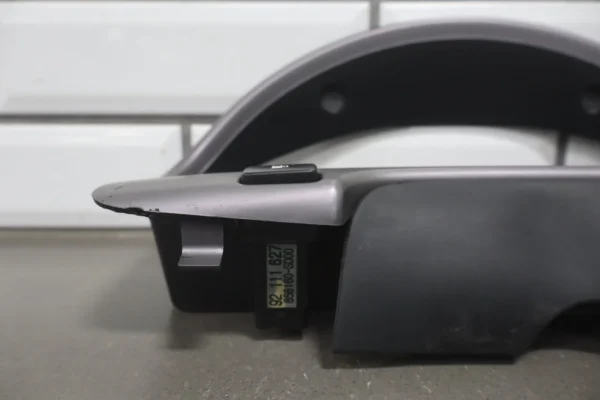 57_219d3d68-7528-43b7-a6fb-d2a45f5e4e6c 2004-2006 Pontiac GTO Speedometer Bezel Trim 92110118