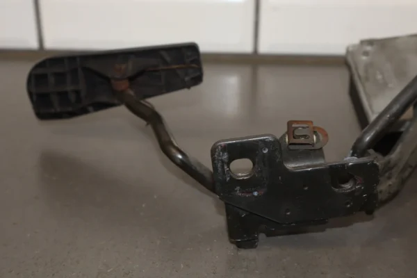 1998-2002 Pontiac Firebird Chevrolet Camaro 3.8L Pedal Assembly OEM