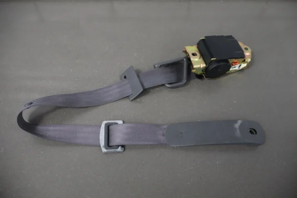 57_230e720b-5810-4e2b-8834-f01da2f0fa9e (1) 1998-2002 Pontiac Firebird Coupe- Left Front Seat Belt Light Gray