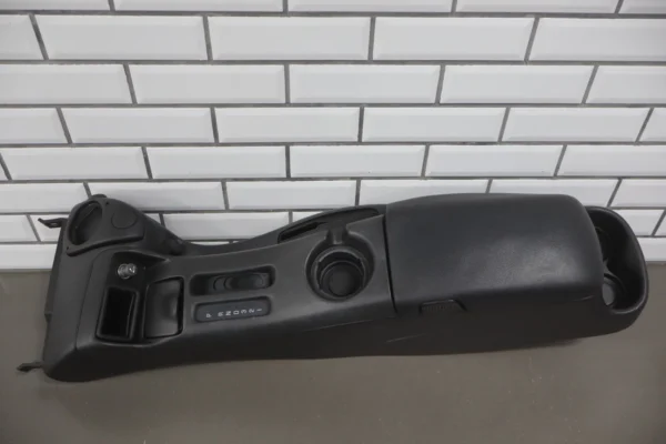 57_265bae71-c678-4f14-9f33-67f67e99d8e2 1997-2002 Pontiac Firebird- Centre Console, W/ Lid Automatic Transmission
