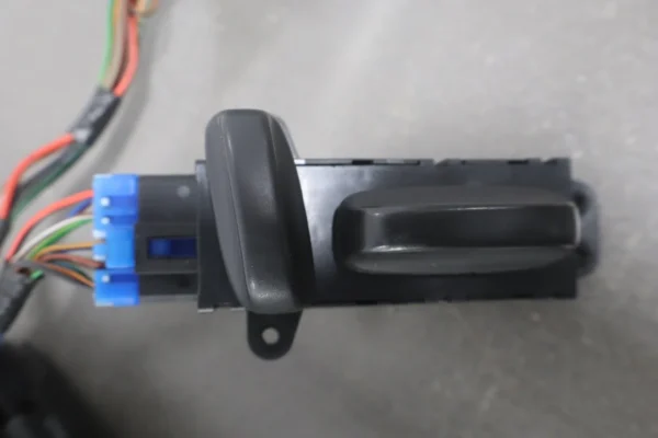 57_2aa1a41f-e1b4-4601-bd5c-ebaad7b1795a 2004-2006 Pontiac GTO Passenger Power Seat Track OEM