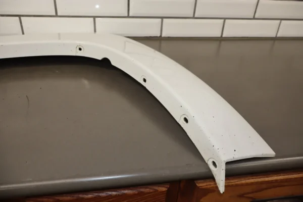 57_2bc495c8-1ea1-47bf-a208-16ece414f625 2009 Chevrolet Suburban 1500 Z71 Left Fender Molding OEM