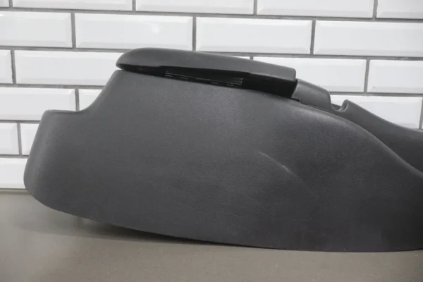 57_2c842bac-9570-4694-ad68-c688385f005a 1997-2002 Pontiac Firebird- Centre Console, W/ Lid Automatic Transmission