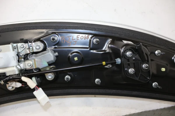 57_2c9c3170-e806-4ae0-a241-ad93642f1bb6 18-19 Lexus LC500 OEM Power Rear Spoiler (Liquid Platinum 1J2) Unable To Test