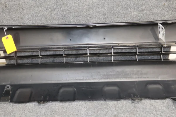 57_2e06affa-5d4a-47df-809f-73ae791849b0 05-11 Toyota Tacoma Base Model Front Bumper Cover W/Fog Lights & Rebar *Damage*