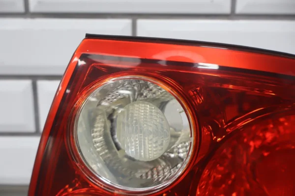 57_2e98fd7e-bd34-4f48-95e5-5ec6fdac176c 2004 Pontiac GTO Right Tail Light 92146793 OEM