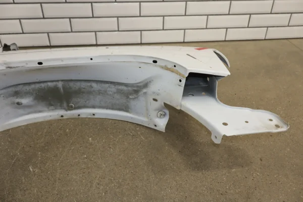 57_34a33521-2230-4320-a272-eeeb33990e1a 99-06 Chevy Silverado/Tahoe/Suburban Passenger Right Fender (Summit White 50U)