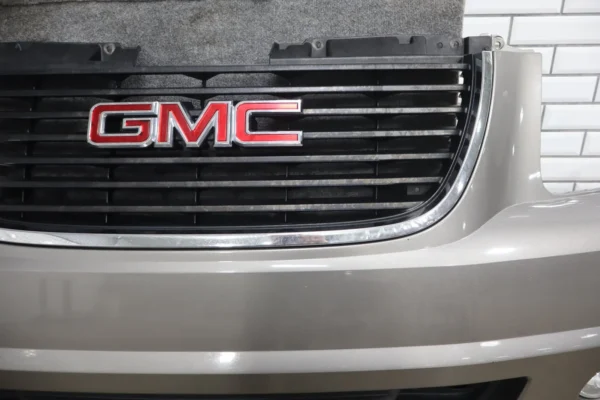 57_37a78ba0-2382-4973-b962-4c6fc77a9d83 2008-2014 GMC Yukon SLT Front Bumper Steel Gray Metallic 16U