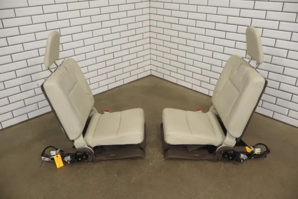 57_40a71666-6fed-4612-b158-0d0874c0c975 10-13 Lexus GX460 Pair LH&RH Leather Rear 3rd Row Seats Manual Folding