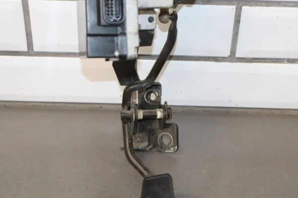 1998-2002 Pontiac Firebird Chevrolet Camaro 3.8L Pedal Assembly OEM