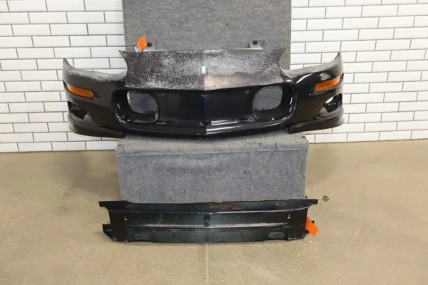 1998-2001 Chevrolet Camaro Front Bumper 10272185