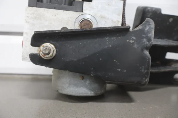 57_46bb4d76-b5a6-48ad-b214-bc740f9d1ea7 2000 Pontiac Firebird ABS Brake Unit OEM