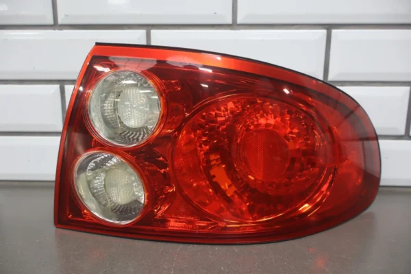 57_4750b18d-d738-4ab2-89b3-698a8557dc0c 2004 Pontiac GTO Right Tail Light 92146793 OEM