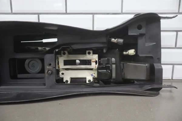 57_4b489ca2-8bb7-46cb-b56a-b9f17b63da2a 1997-2002 Pontiac Firebird- Centre Console, W/ Lid Automatic Transmission