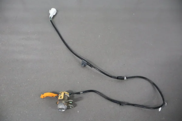 57_53b6bc44-f5c2-4baa-a553-73877042b56e 2001 Lexus LX470 L Engine Computer/ ECU