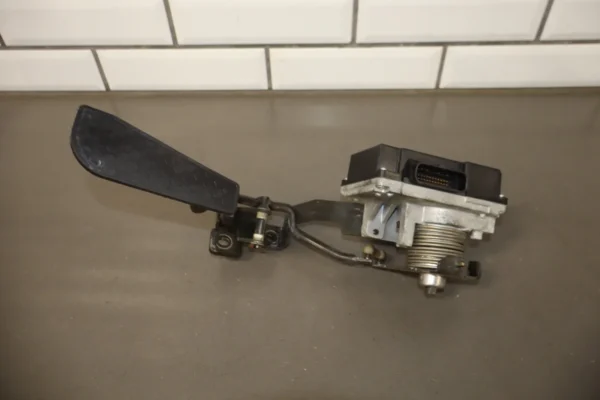 1998-2002 Pontiac Firebird Chevrolet Camaro 3.8L Pedal Assembly OEM