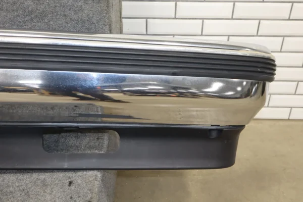 57_5600b034-69ed-4ac9-ad2e-cb3659f4dcb3 1996 Chevrolet Tahoe Front Bumper WA229A
