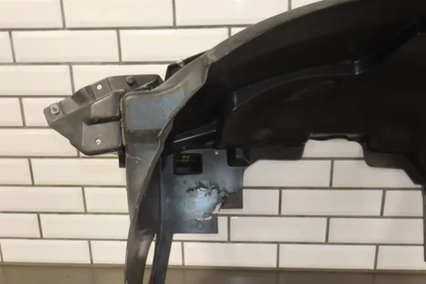 57_595c1952-b74b-4c22-8759-76cdcbf42c3f 97-04 C5 Corvette Left Driver Front Inner Fender Structure *Damaged*
