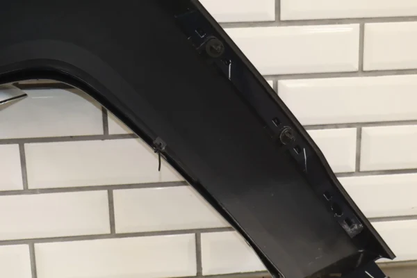 57_5d09b8fb-5757-471a-b81f-eb58ac946ae2 06-10 Hummer H3 Right RH Front Fender Flare Molding Trim Midnight Blue 37U