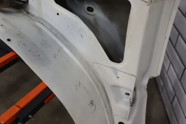 02-06 Cadillac Escalad Front Right RH OEM Bare Fender (White Diamond 98U) Notes
