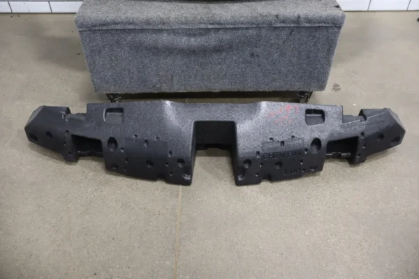 57_5e617299-19de-466f-b063-3cf8282d9de5 2006-2009 Chevrolet Corvette Base Front Bumper Yellow 19120412