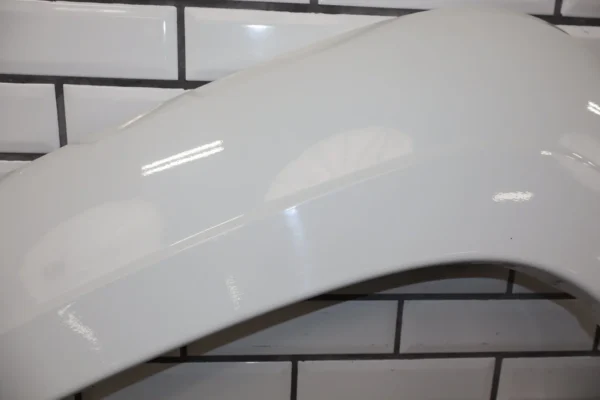 57_60871cb0-9190-477a-97f6-a6d65c879307 2009 Chevrolet Suburban 1500 Z71 Left Fender Molding OEM