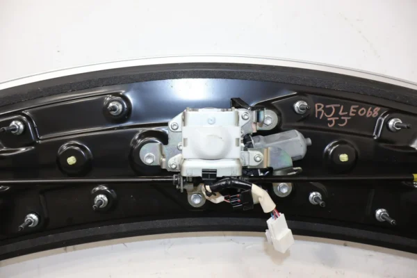 57_62bc2048-3a73-408f-9cda-5aadb90276d8 18-19 Lexus LC500 OEM Power Rear Spoiler (Liquid Platinum 1J2) Unable To Test