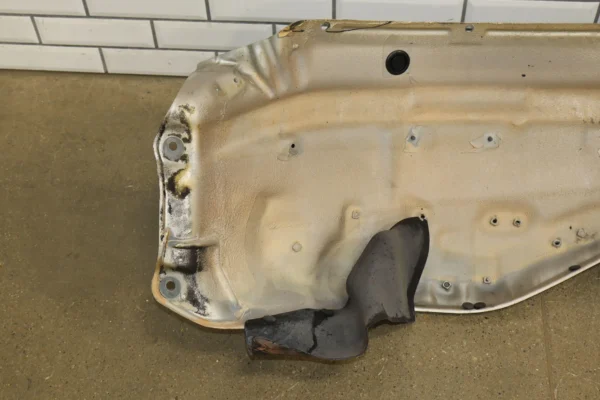 57_62f860f2-862f-4d0b-8475-e62bc3c25a67 1995 Buick Roadmaster Left Front Inner Fender Liner OEM