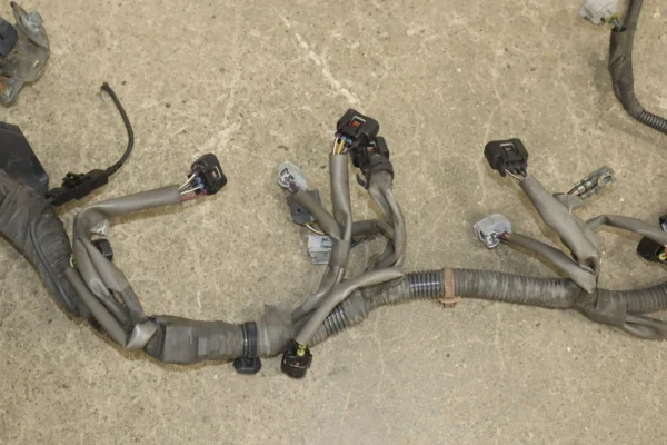 57_6f31db04-ce0b-4a14-9936-f21dfb9d3a31 05/2005-2007 Toyota Land Cruiser 4.7L V8 2UZFE Engine Wiring Harness
