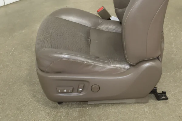 57_76519981-0d9b-4aa1-a6d9-6b1668032b39 2010-2013 Lexus GX460 Left Driver Front Power Leather Bucket Seat *Torn*