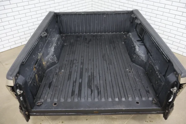 2005-2008 Toyota Tacoma 6' Truck Bed - Flares Removed OEM