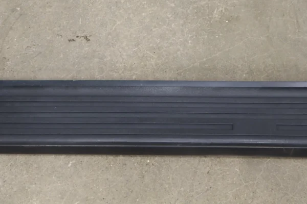 1997 Lexus LX450 Pair - Running Boards *RH Rear Trim Missing*