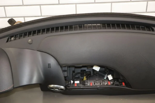 2017 Fiat 124 Spider OEM Dashboard Dash Panel Assembly Nero Black (X9)