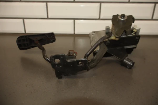 1998-2002 Pontiac Firebird Chevrolet Camaro 3.8L Pedal Assembly OEM
