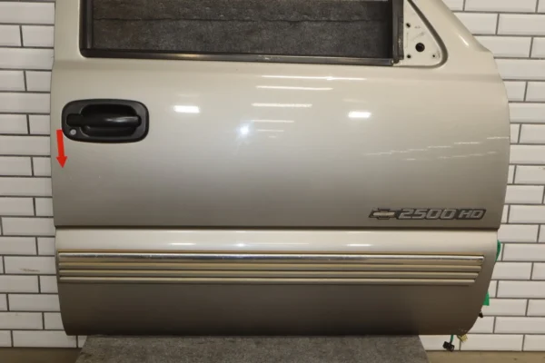 57_831feb82-8fb0-4d55-bc64-aadf6e7ad71b 99-07 Chevy GMC Truck SUV GMT800 Right Front Door