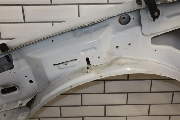 57_88837560-8d8a-4eed-a489-a819b5ce0da9 99-06 Chevy Silverado/Tahoe/Suburban Passenger Right Fender (Summit White 50U)
