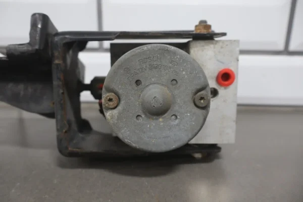 57_8af962fa-6053-4795-b9bc-564f40c4859f 2000 Pontiac Firebird ABS Brake Unit OEM