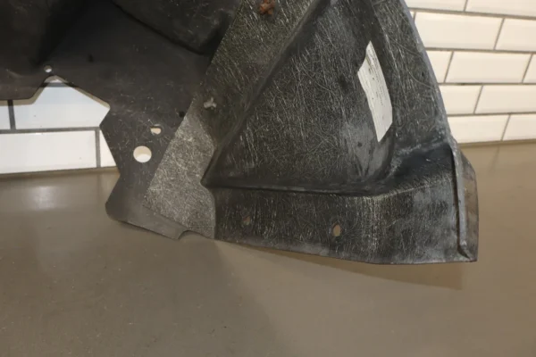 57_8f3fbd20-ce0d-42fd-bd76-ece768e13ad9 2001 Dodge Viper Right Front Inner Fender Liner OEM *Minor Crack*