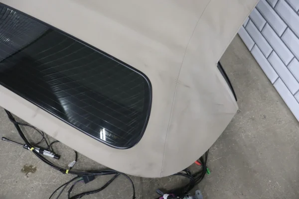 57_8f831888-9b6f-4bf9-8182-7ef06ce18f20 2005-2013 Chevrolet Corvette C6 Convertible Roof 89023769